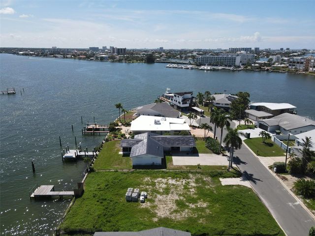 11125 4TH ST E, Treasure Island, FL 33706
