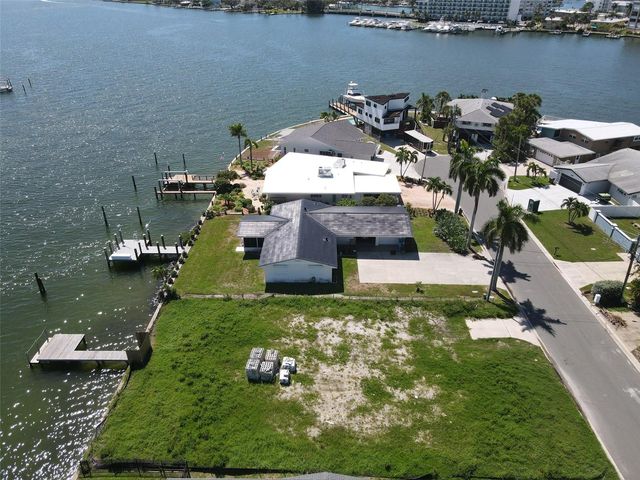 11125 4TH ST E, Treasure Island, FL 33706