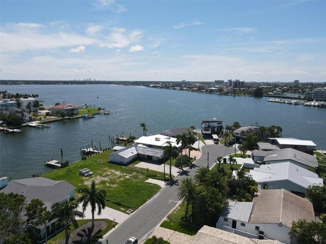 11125 4TH ST E, Treasure Island, FL 33706