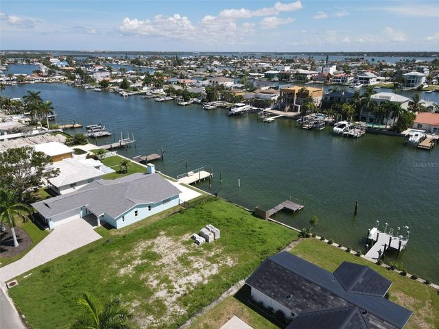 11125 4TH ST E, Treasure Island, FL 33706