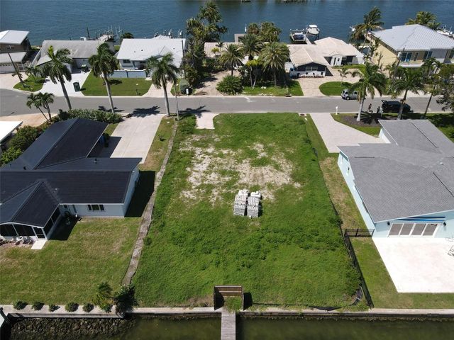 11125 4TH ST E, Treasure Island, FL 33706