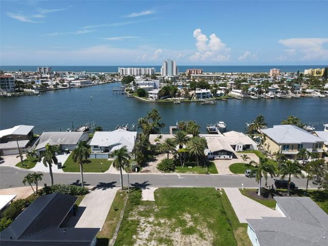11125 4TH ST E, Treasure Island, FL 33706