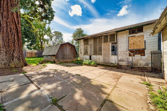 6219 Dunning Ave, Linda, CA 95901