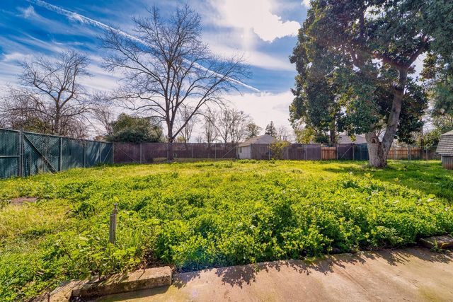 6219 Dunning Ave, Linda, CA 95901