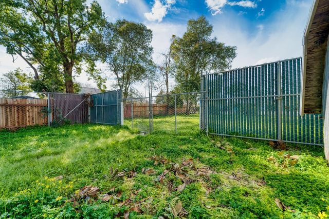 6219 Dunning Ave, Linda, CA 95901