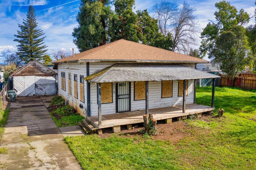6219 Dunning Ave, Linda, CA 95901