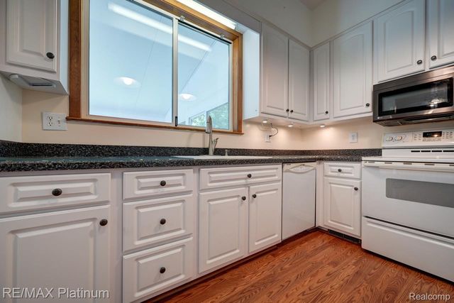 240 E Rolston Road, Linden, MI 48451