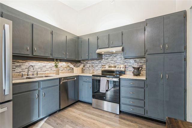 2955 Bowling Street SW 238, Cedar Rapids, IA 52404