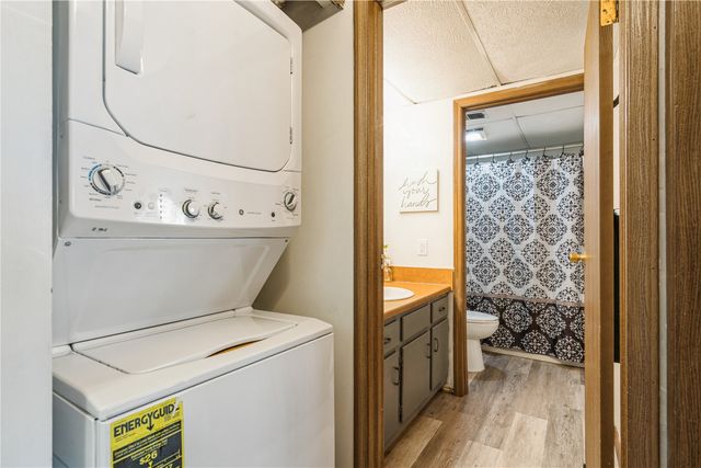 2955 Bowling Street SW 238, Cedar Rapids, IA 52404