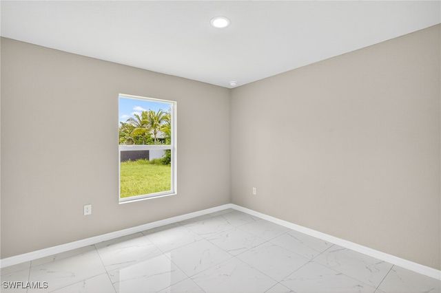 2904 44th ST W, Lehigh Acres, FL 33971
