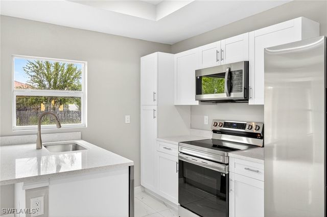 2904 44th ST W, Lehigh Acres, FL 33971