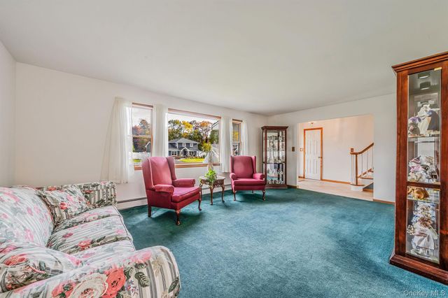 106 Fifty Acre Road S, Smithtown, NY 11787