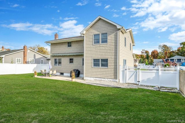 106 Fifty Acre Road S, Smithtown, NY 11787