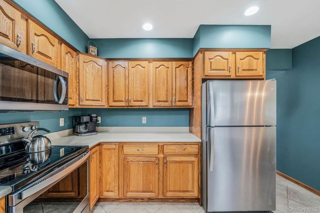 106 Fifty Acre Road S, Smithtown, NY 11787