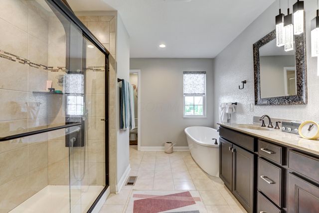 5581 Meadowhaven Drive, Powell, OH 43065