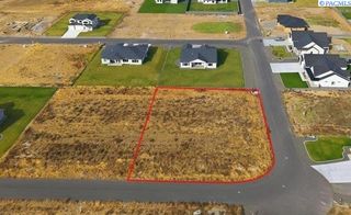 12715 Blackfoot Dr, Pasco, WA 99301