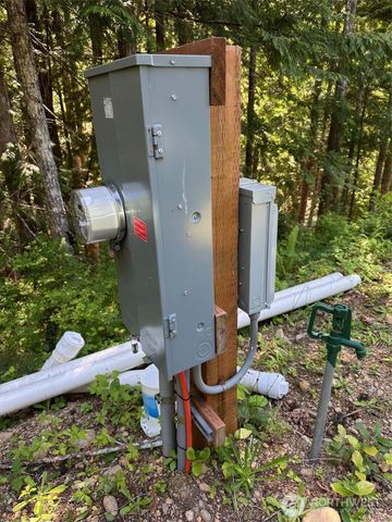 5156 N Lake Cushman Road, Hoodsport, WA 98548
