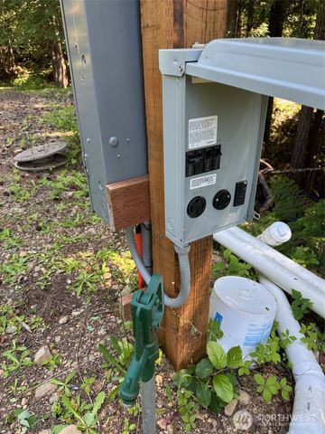 5156 N Lake Cushman Road, Hoodsport, WA 98548