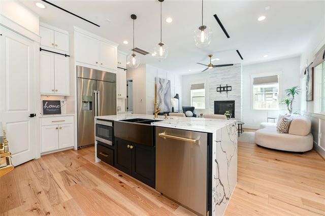 1512 Ashland Street, Houston, TX 77008