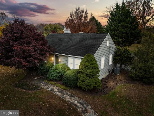 1033 LENAPE ROAD, West Chester, PA 19382