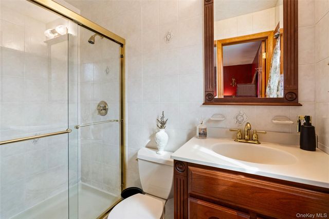 20 Biltmore Boulevard, Massapequa, NY 11758