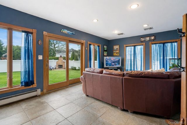 20 Biltmore Boulevard, Massapequa, NY 11758