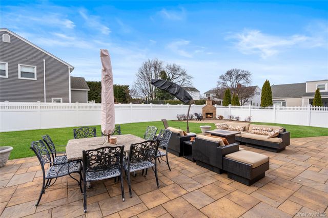 20 Biltmore Boulevard, Massapequa, NY 11758