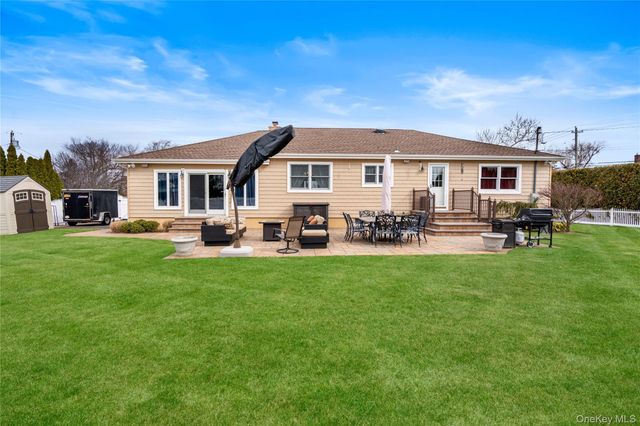 20 Biltmore Boulevard, Massapequa, NY 11758