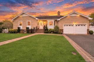 20 Biltmore Boulevard, Massapequa, NY 11758