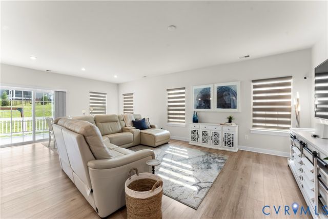 18343 Magnolia Run Ln, Moseley, VA 23120