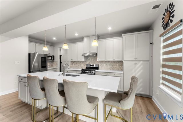18343 Magnolia Run Ln, Moseley, VA 23120