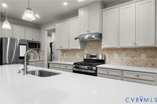 18343 Magnolia Run Ln, Moseley, VA 23120
