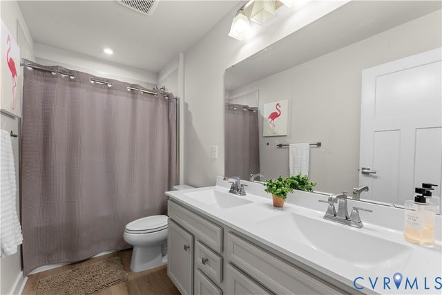 18343 Magnolia Run Ln, Moseley, VA 23120