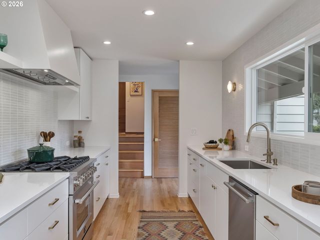 5525 Sw CHERRY Ave, Beaverton, OR 97005