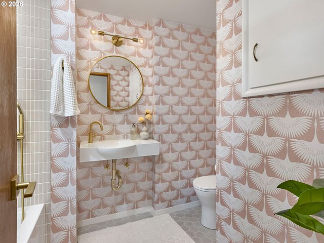 5525 Sw CHERRY Ave, Beaverton, OR 97005