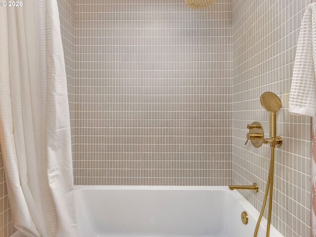 5525 Sw CHERRY Ave, Beaverton, OR 97005