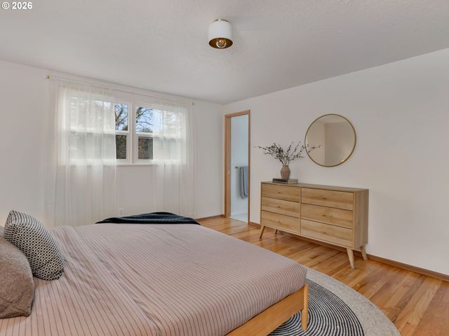 5525 Sw CHERRY Ave, Beaverton, OR 97005