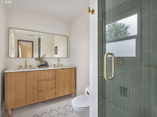 5525 Sw CHERRY Ave, Beaverton, OR 97005