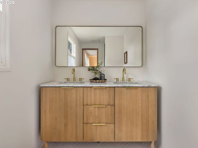 5525 Sw CHERRY Ave, Beaverton, OR 97005