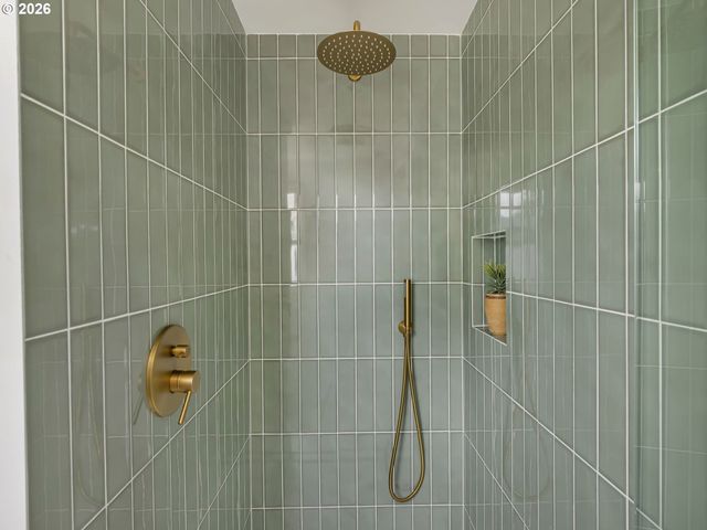 5525 Sw CHERRY Ave, Beaverton, OR 97005