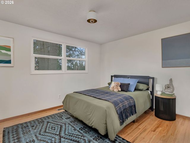 5525 Sw CHERRY Ave, Beaverton, OR 97005