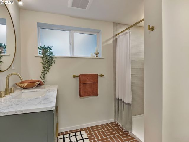 5525 Sw CHERRY Ave, Beaverton, OR 97005