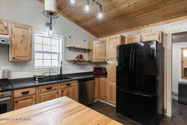 691 Steele Creek Road, Fairbanks, AK 99712