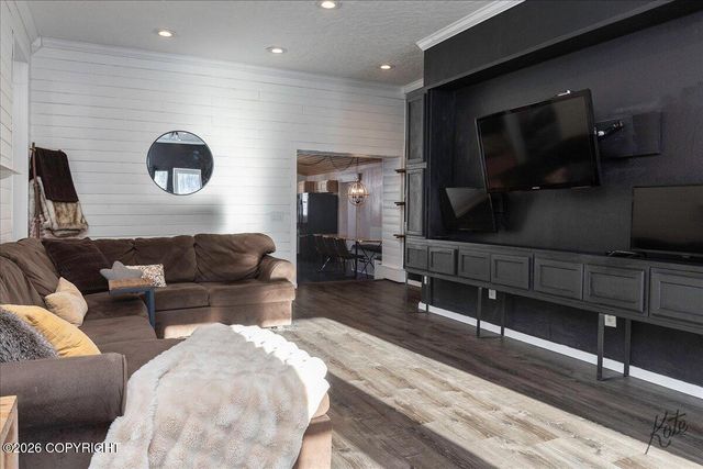 691 Steele Creek Road, Fairbanks, AK 99712