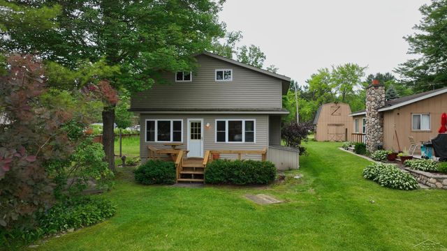 4344 Bay Road, Gladwin, MI 48624