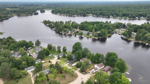 4344 Bay Road, Gladwin, MI 48624