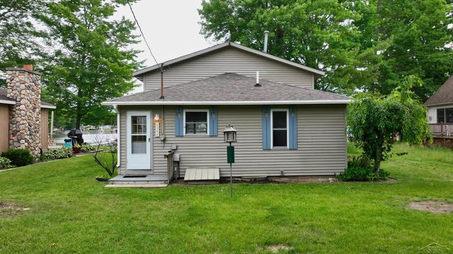 4344 Bay Road, Gladwin, MI 48624