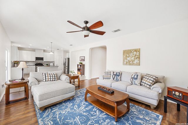 425 LANDMARK FLS, Cibolo, TX 78108