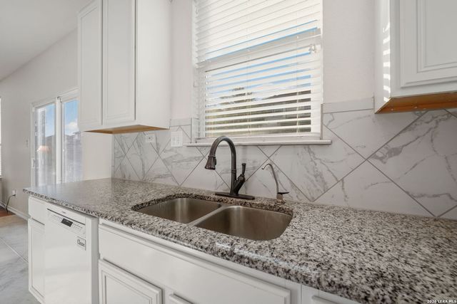 425 LANDMARK FLS, Cibolo, TX 78108