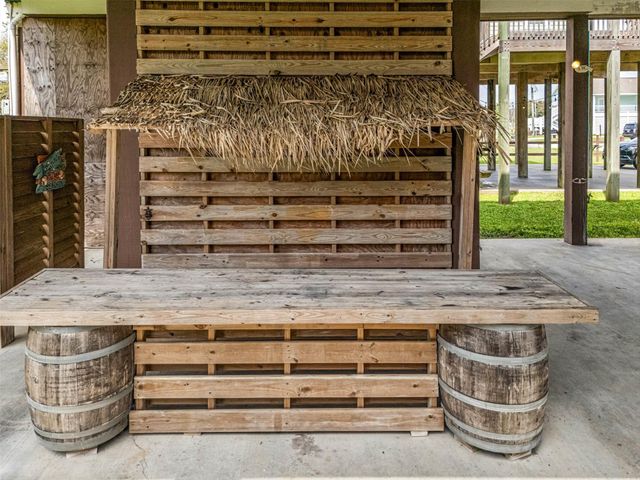 871 Surfview, Crystal Beach, TX 77650